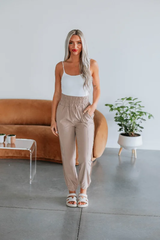 Women's Casual Garments Amira Joggers - Taupe