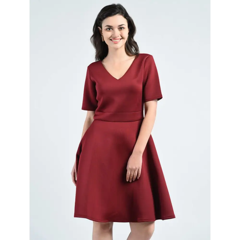 Flash Discount Stylish Polyester Maroon Solid V Neck Short Sleeve Knee Length Dress For Women