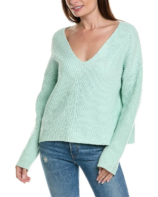 Women's Chic Outerwear Outfit Theory Easy V-Neck Wool-Blend Sweater