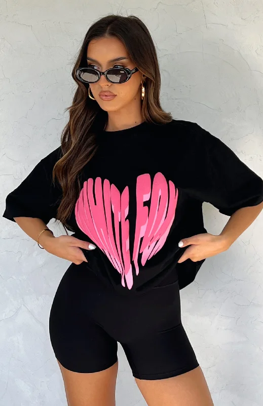 Comfortable Women's Apparel Love Burst Oversized Tee Black