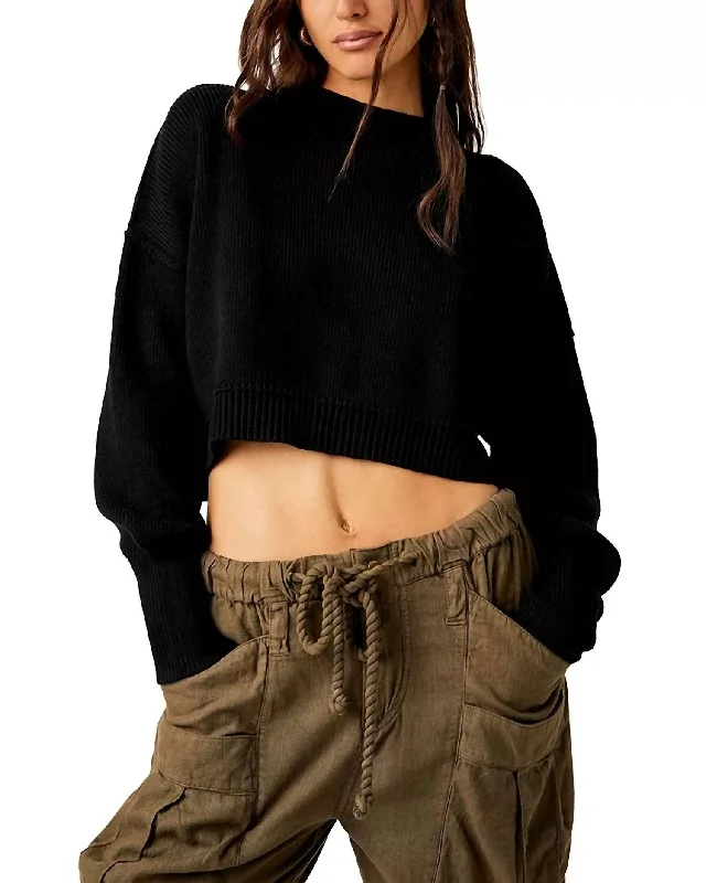 Women's Fashion-Forward Apparel Easy Street Crop Sweater In Black