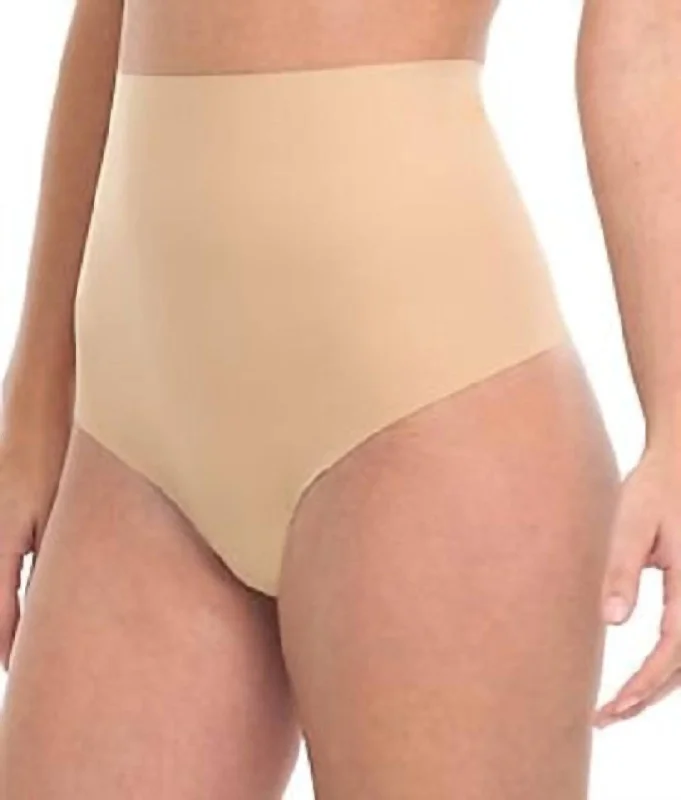 Women's Casual Outfit Classic Control Thong In True Nude