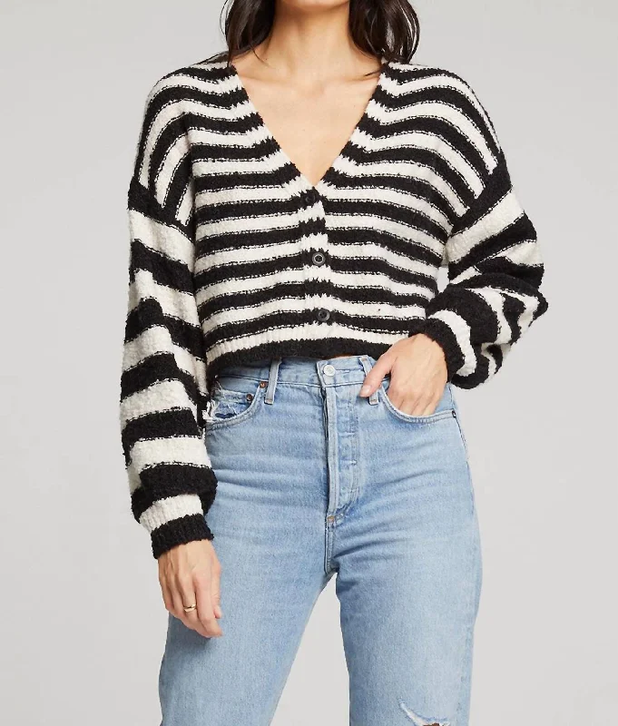 Women's Seasonal Clothing Scout Sweater In Black