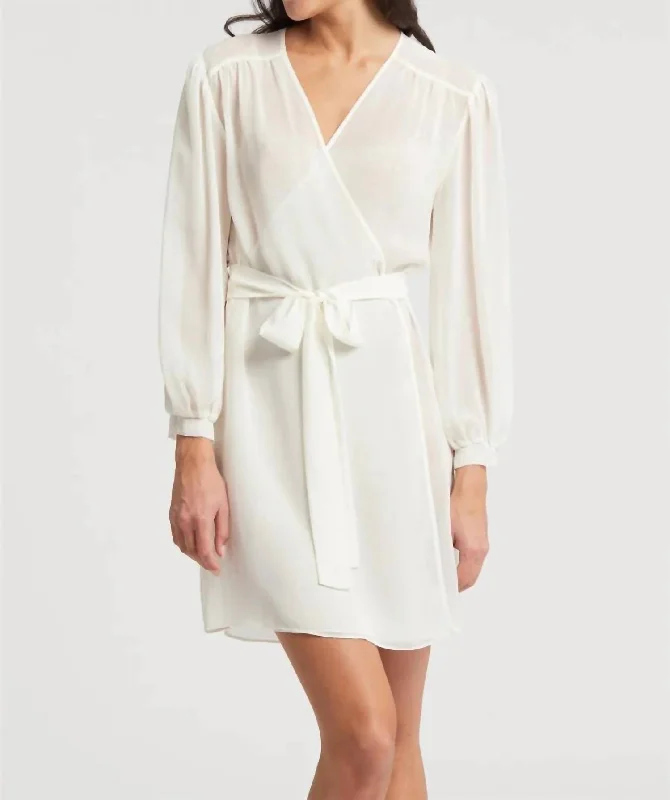 Women's Sporty Chic Clothes Tue Love Robe In Ivory