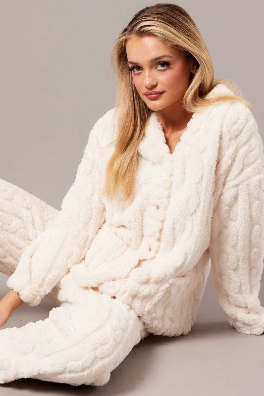 Women's Fashion-Forward Apparel White Fluffy PJ Set Cable Fleece Pyjamas