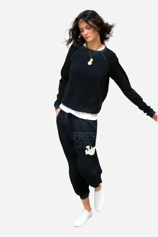 Modern Women's Outfit Free City Lucky Rabbits Sweatshirt in Superblack