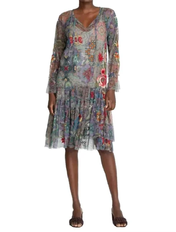 Women's Vintage-Inspired Outfit Wilde Mesh Dress in Multi