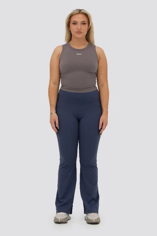 Women's Stylish Outdoor Outfit Daze Flare Pocket Leggings - Slate