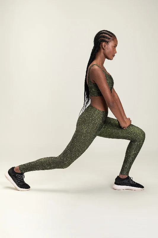 Women's Vacation Outfit Minimal Tech Leggings